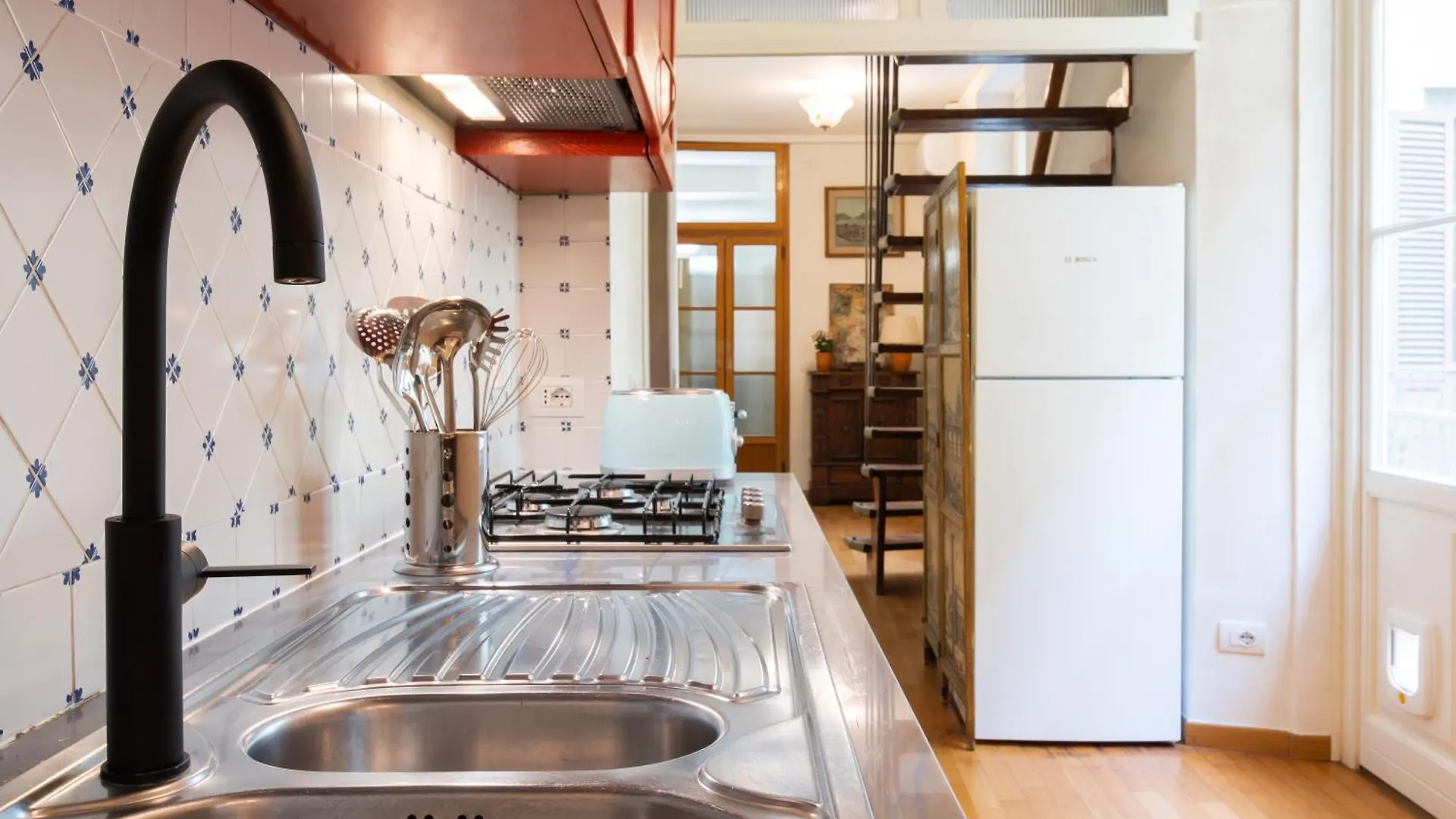 Santo Spirito Frescoed 6 Sleeps Apartment Florenz