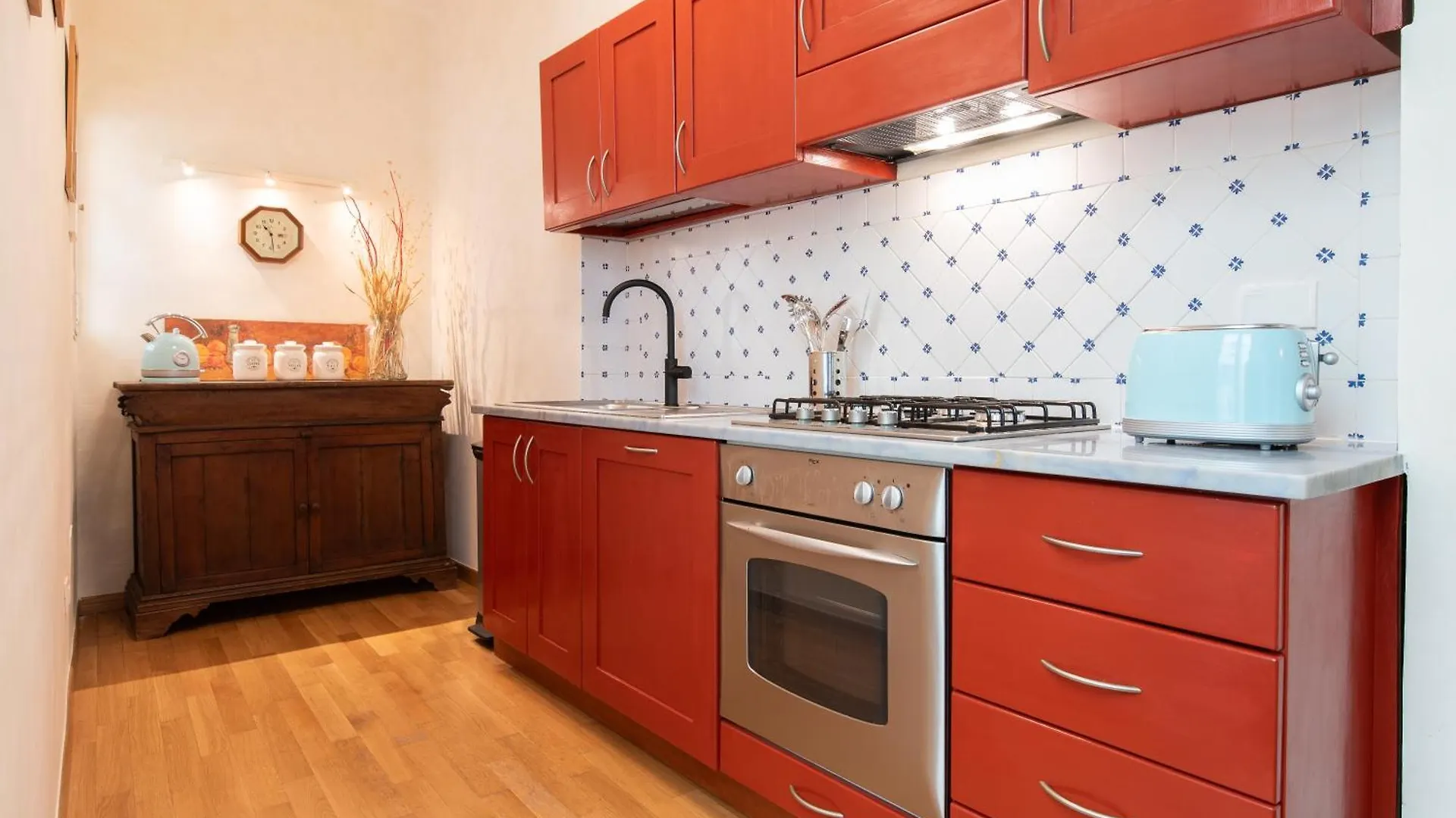 Santo Spirito Frescoed 6 Sleeps Apartment Florenz