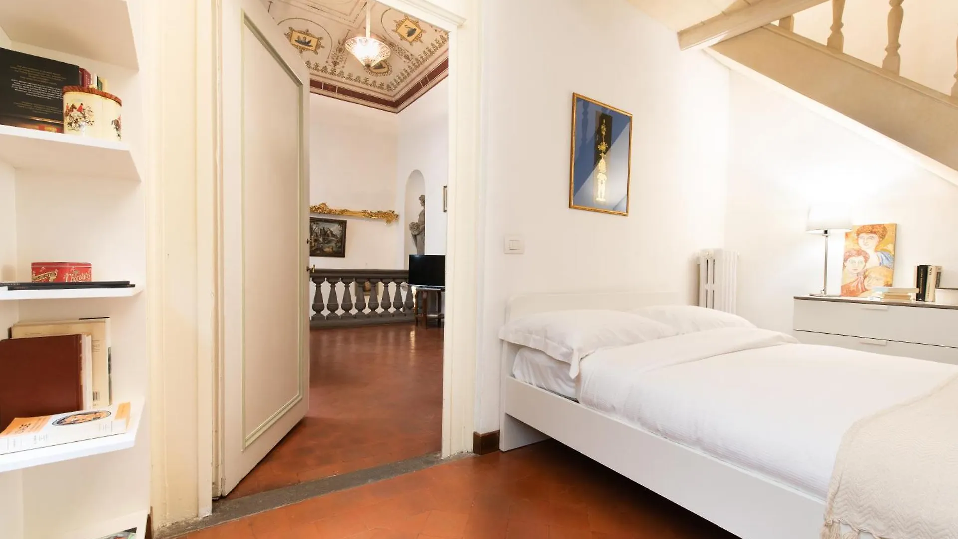 Santo Spirito Frescoed 6 Sleeps Apartment 佛罗伦萨