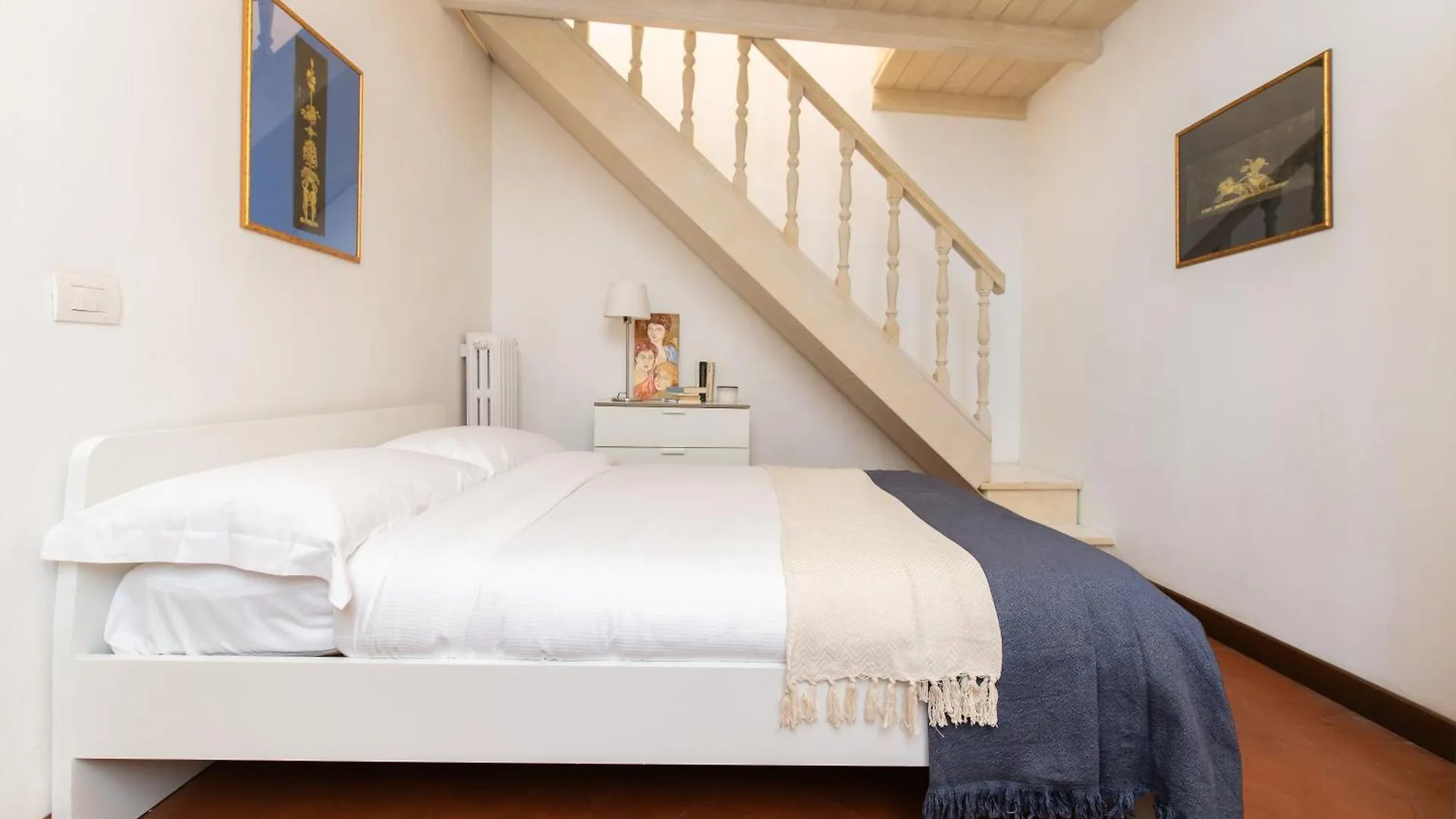Santo Spirito Frescoed 6 Sleeps Apartment Φλωρεντία Ιταλία